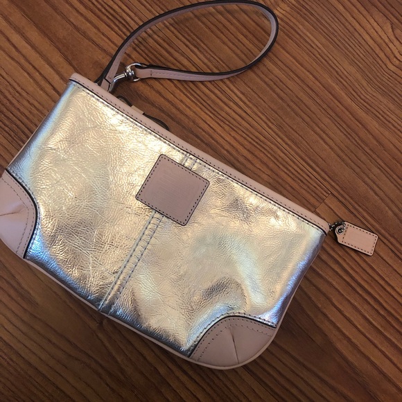 Coach Handbags - COACH wallet/wristlet